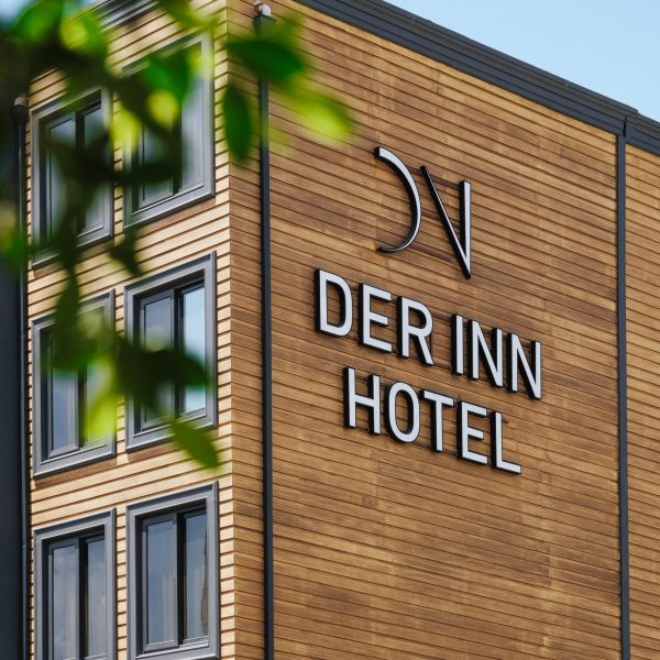 derr in hotel - dc1